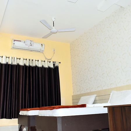 Balangir Hotel Triveni מראה חיצוני תמונה