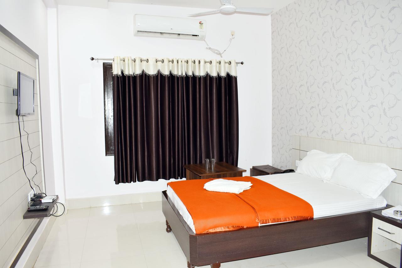 Balangir Hotel Triveni מראה חיצוני תמונה