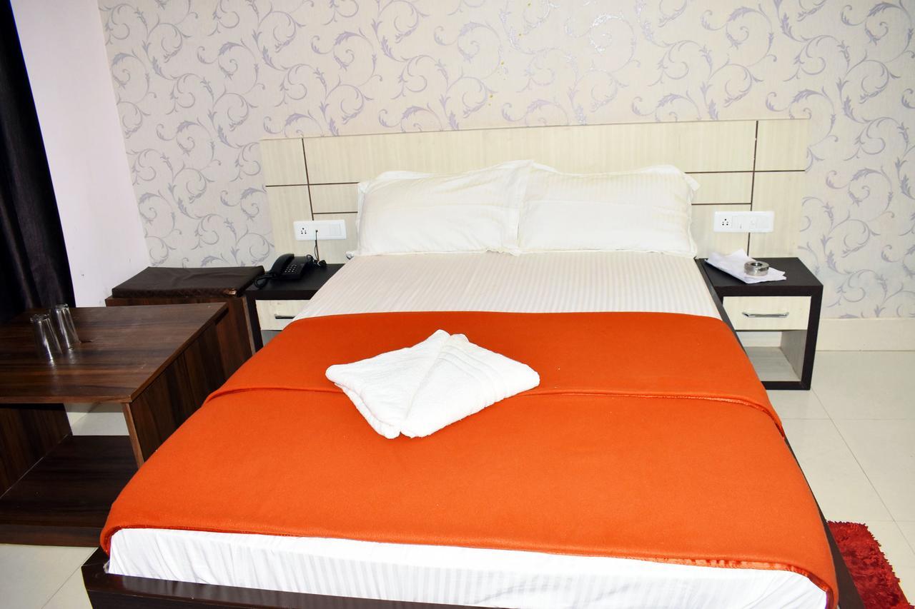 Balangir Hotel Triveni מראה חיצוני תמונה